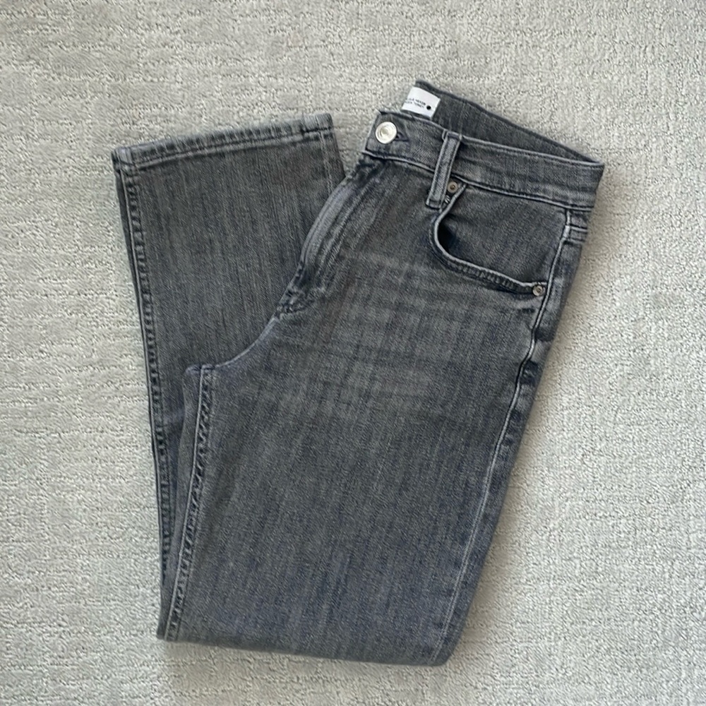 ZARA Gray Women’s Mid-Rise Straight Leg Jeans